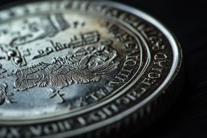 Pièce de monnaie, métal, alliage et valeur dans l’histoire de la numismatique et de la collection