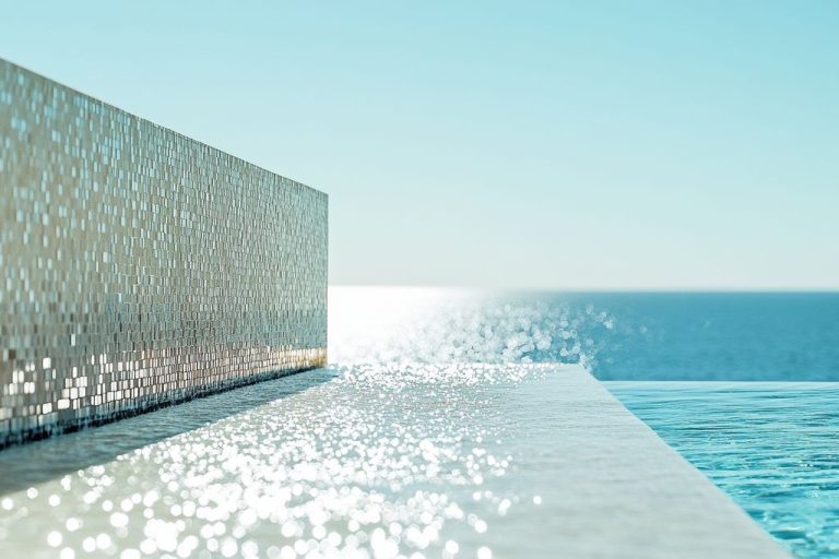 Rénovation de piscine extérieure : étapes et conseils